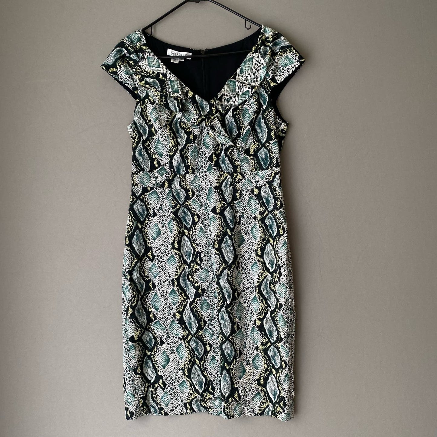 Kay Unger New York sz 12 snake print silk sheath dress