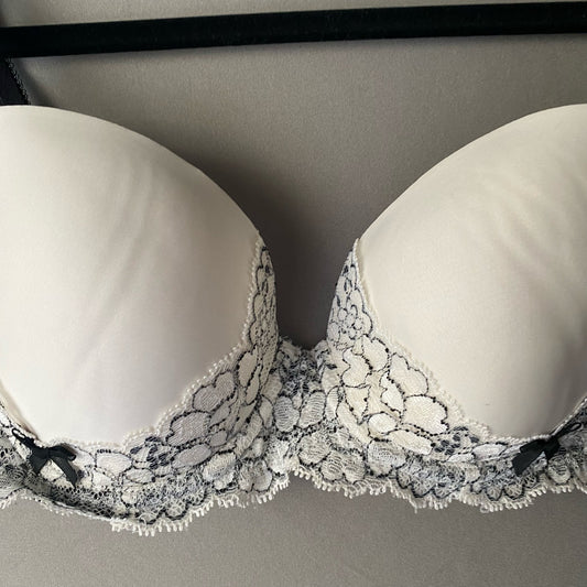 Victoria’s Secret sz 34C white black lace push-up bra