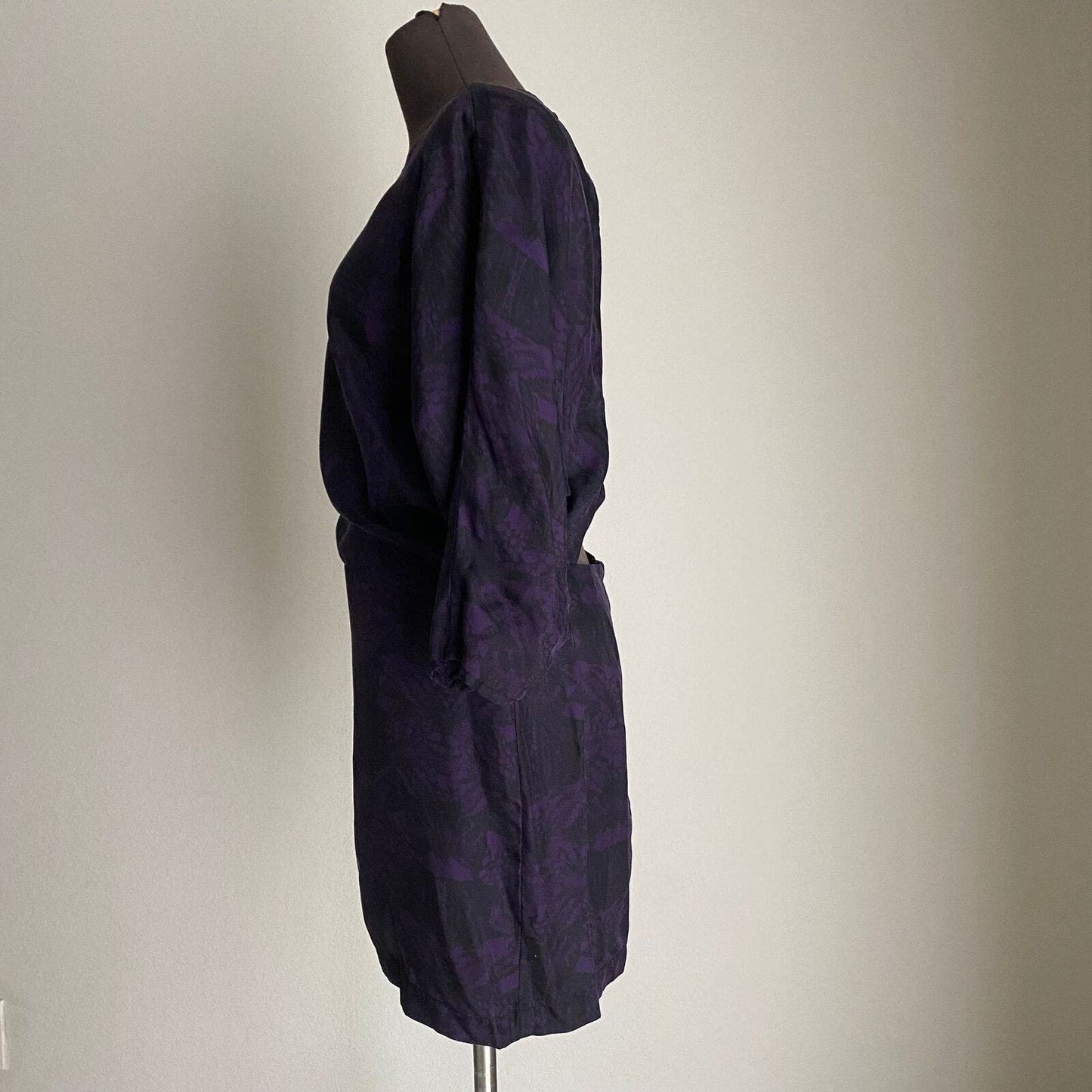 Dolce Vita sz M 100% silk back cutout mini dress