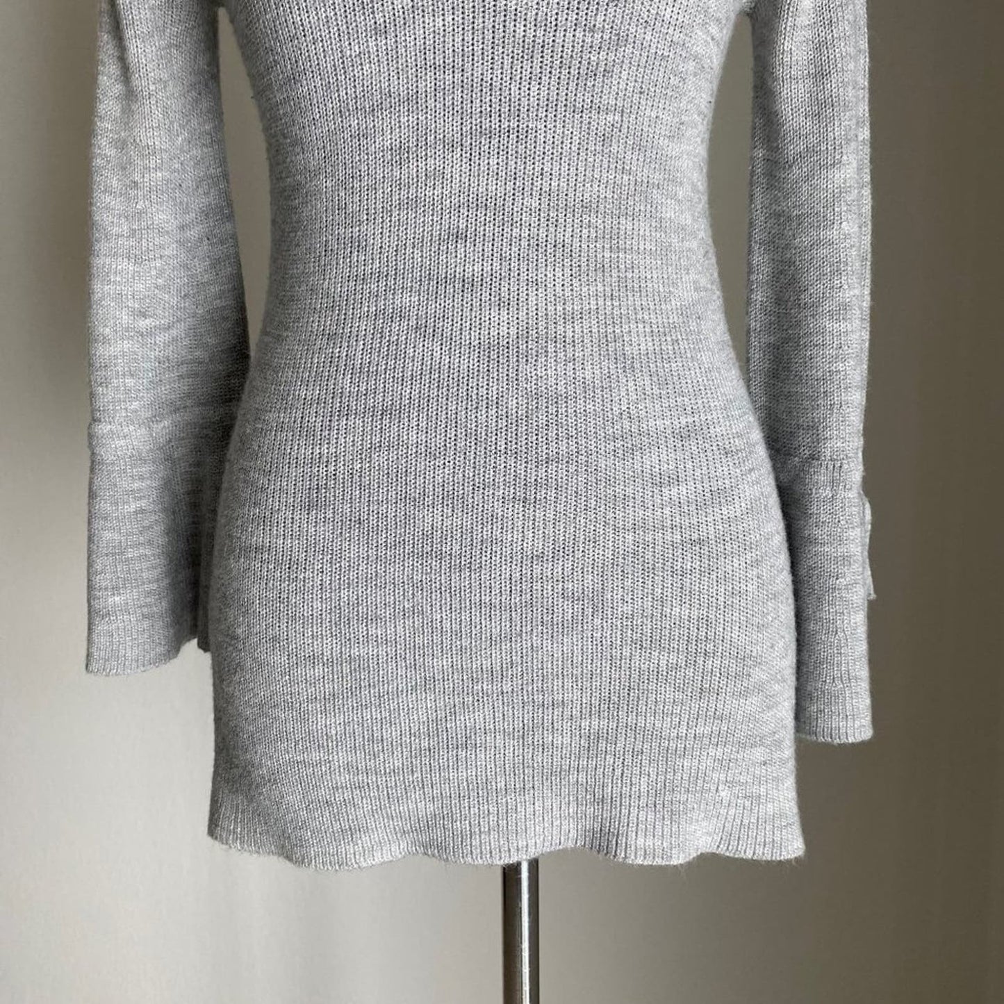 Lauren Conrad sz XS  bell sleeve side slit sweater