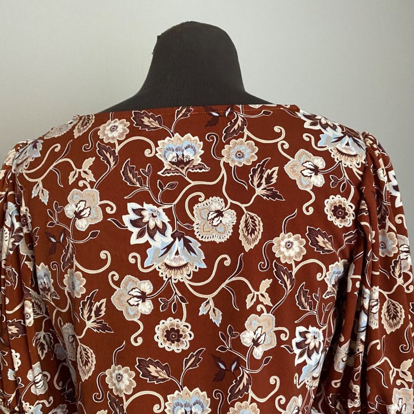CeCe sz S brown floral boho blouse