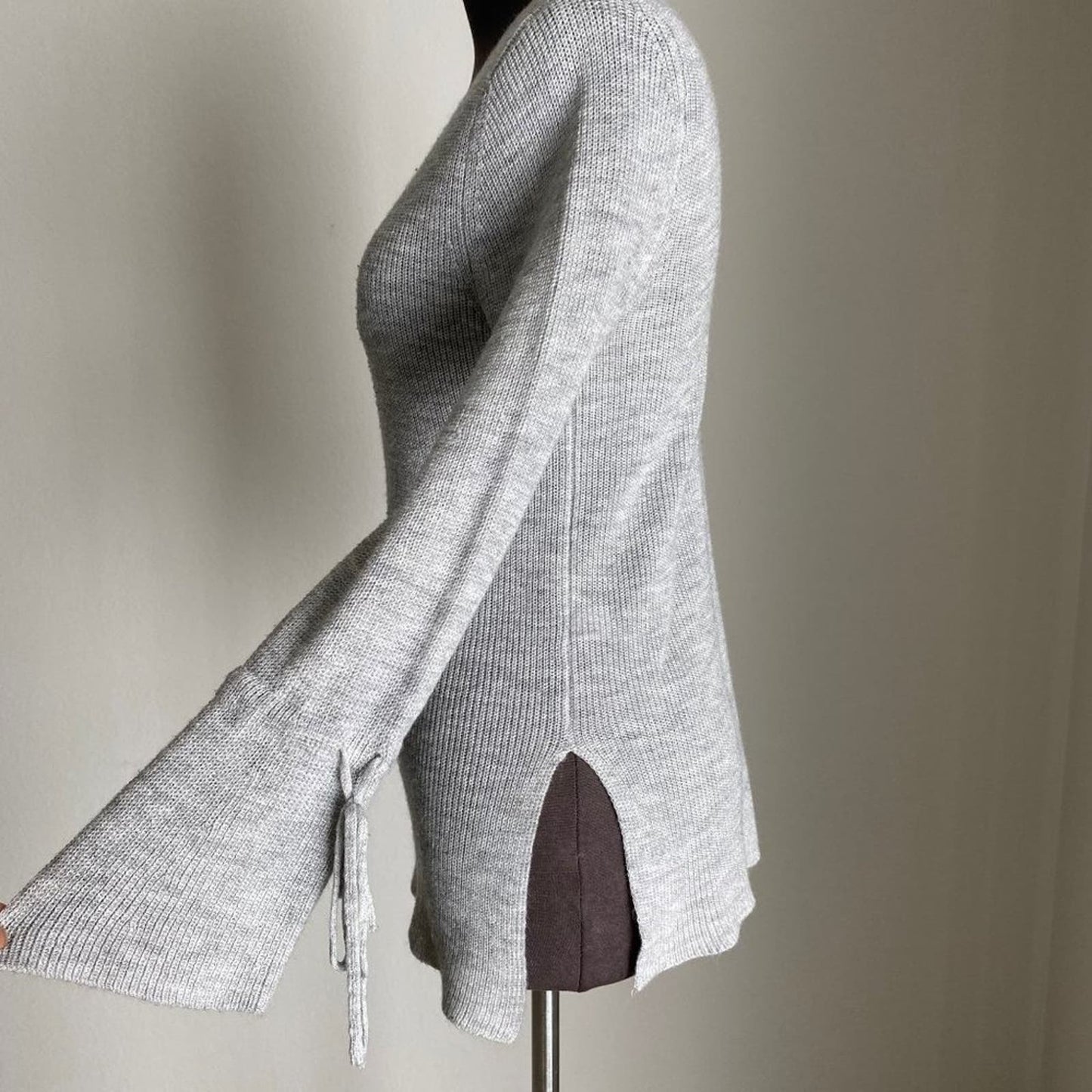 Lauren Conrad sz XS  bell sleeve side slit sweater